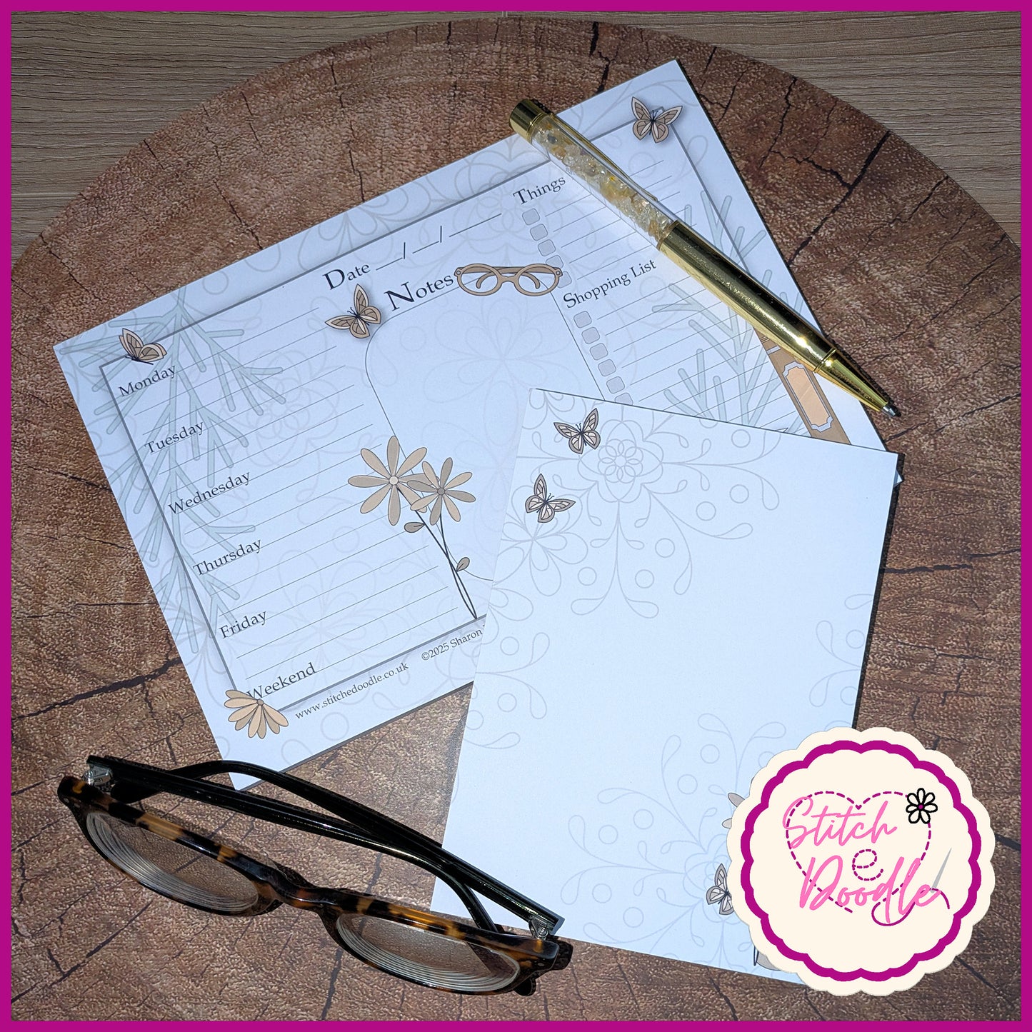 Between the Pages A5 Desk Planner - Weekly planning at your fingertips - 50 sheets un-coated 100 gsm paper