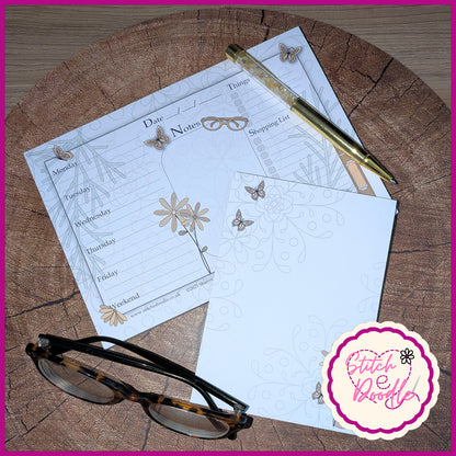 Between the Pages A5 Desk Planner - Weekly planning at your fingertips - 50 sheets un-coated 100 gsm paper