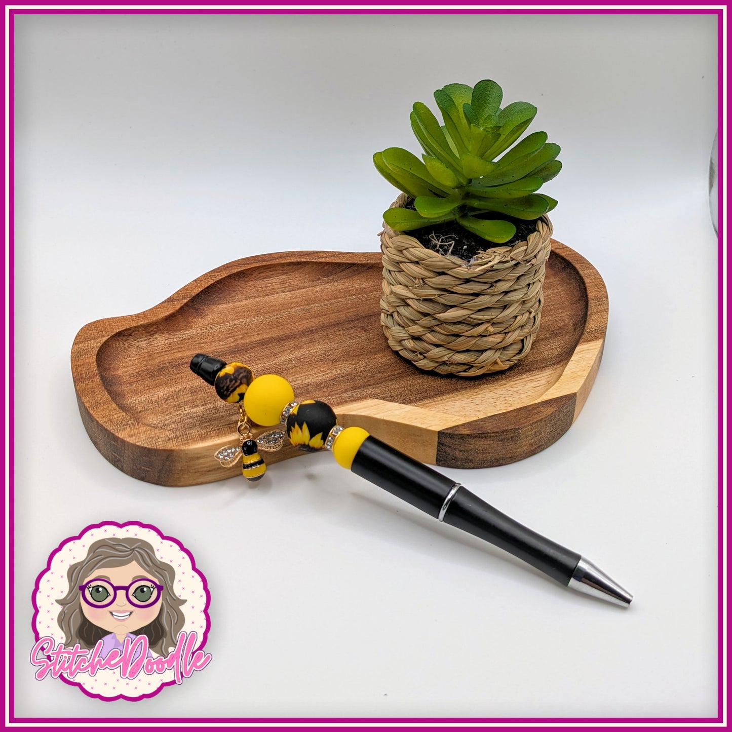 Bumble Bee Charm Handmade Beaded Pen - Ideal Gift